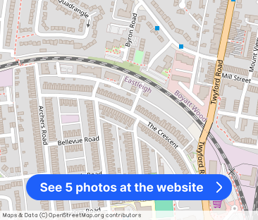 The Crescent, Eastleigh - Photo 1