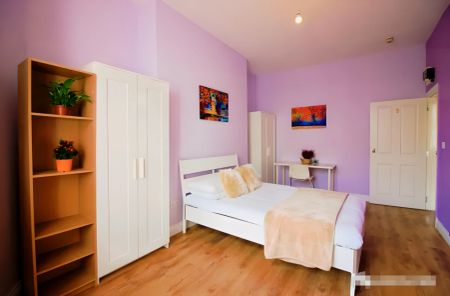 Room 4 - Photo 4