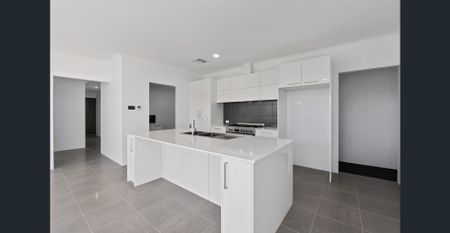 Modern Family Home! - Photo 5