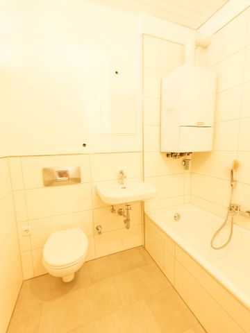 Helle 2-Zimmer-Dachgeschosswohnung mit Blick ins Grüne - Photo 5