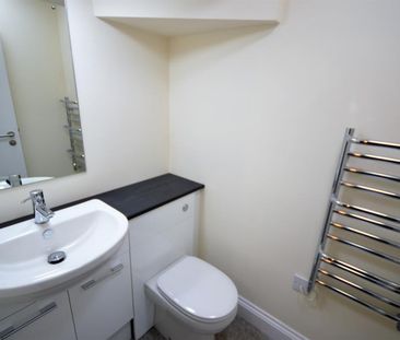 1 bedroom Flat To Let - Photo 3