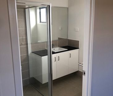 19 Jeremy Street, Coomera QLD 4209 - House For Rent | Domain - Photo 5