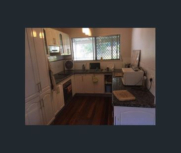 An easy maintained Family home at Holland Park West for rent! - Photo 5