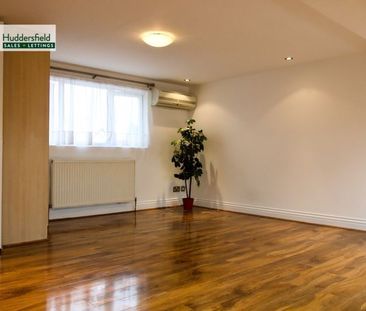 4 Bed Flat, Ilford Lane, IG1 - Photo 1