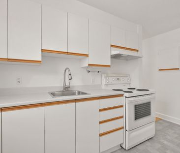 For Lease - 1089 NORTH RIVER Road Unit# 2, Overbrook - Castleheight... - Photo 6