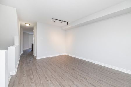 For Lease - 740 Chapman Mills Drive Unit# A, Barrhaven, Ontario - Photo 3