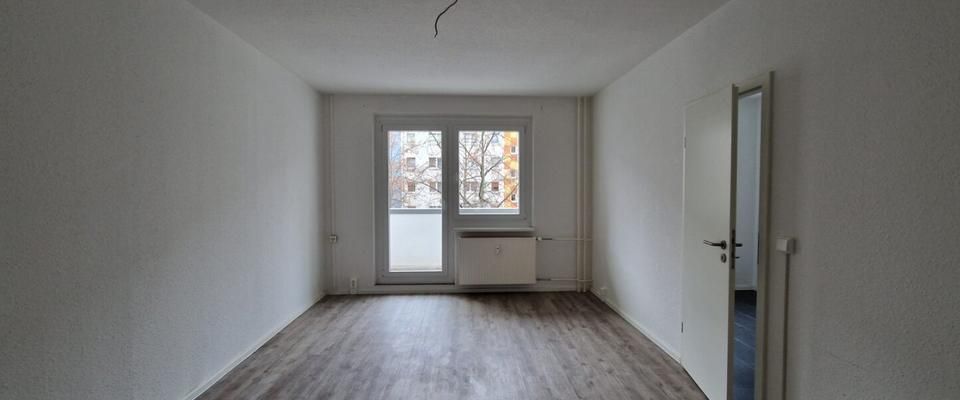 Schicke 2-Zimmer-Wohnung im 1.OG mit Balkon und Duschbad! - Foto 1