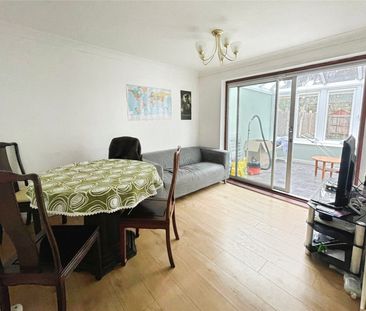 Nobles Way, Egham, Surrey, TW20 9RJ - Photo 1