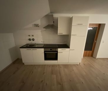 Wohnen direkt am Wasser! 2-ZKB-Balkonwohnung mit Einbauküche direkt... - Photo 4