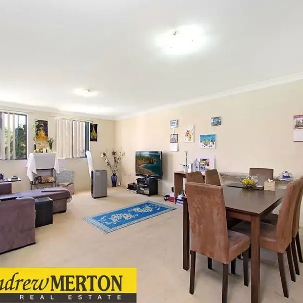 “Open plan living” - Photo 1