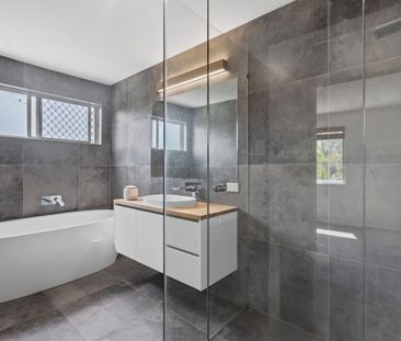 FAMILY ENTERTAINER WITH SWIMMING & SPORTS COURT! - Photo 6