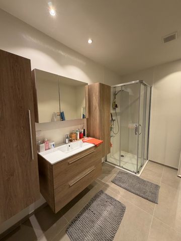 Gezellige gelijkvloerse woning in het centrum van Zwevezele! - Photo 2