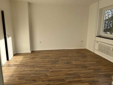 Wohnen im Kreuzviertel - 3-Zimmer-Wohnung mit 72 m² und Loggia - Photo 4