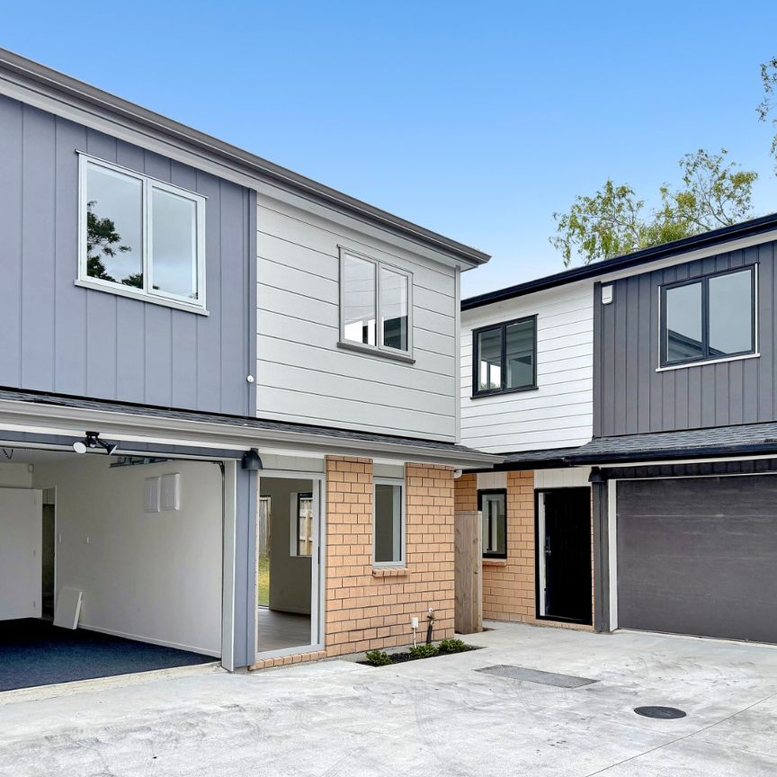 17C Martin Place, Kelston, Auckland - Photo 1