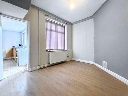 2 bed terraced house to rent in DL14 - Photo 2