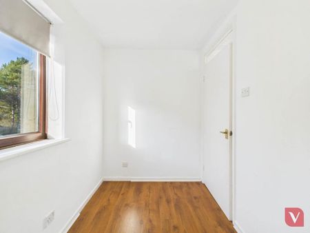 2 bedroom end of terrace house to rent - Photo 3
