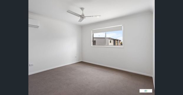 Modern 4bed townhouse, AC and pool - Photo 1