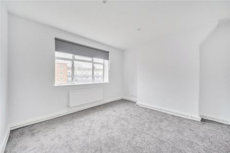 3 bedroom apartment to rent - Photo 4