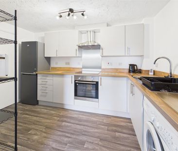 To Let - Photo 6