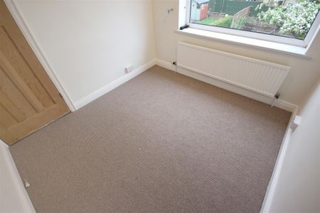 2 Bedroom House - Semi-Detached To Let - Photo 4