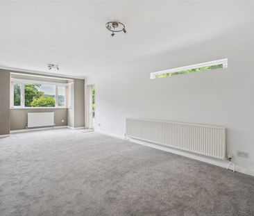 Totteridge Road, High Wycombe - Photo 1