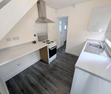 1 bedroom ground floor maisonette to rent - Photo 2