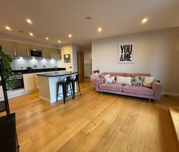 1 Bed Flat, Candle House, LS1 - Photo 3