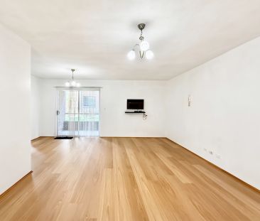 Spacious Two-Bedroom Apartment with New Timber Flooring - Photo 2