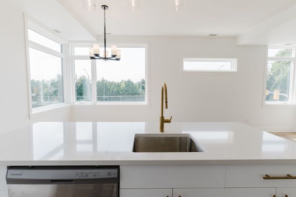 For Lease - 845 Champlain Street Unit# Unit 9 The Butterfly, Orleans - Cumberland and Area, Ontario - Photo 1