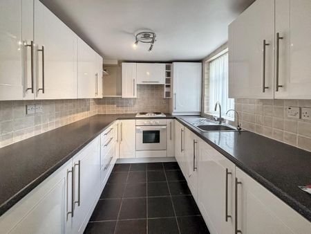 2 bedroom terraced house to rent - Photo 3