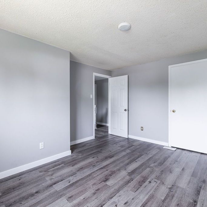 For Lease - 1045 Morrison Drive Unit# 98, Parkway Park - Queensway Terrace S and Area, Ontario - Photo 1