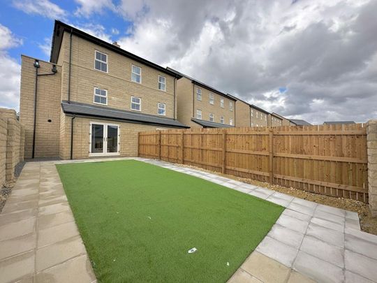 4 bedroom semi-detached house to rent - Photo 1