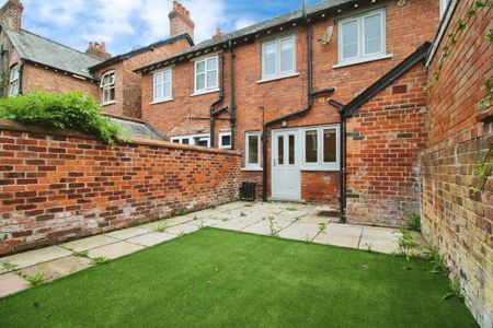 2 bedroom terraced house to rent - Photo 2