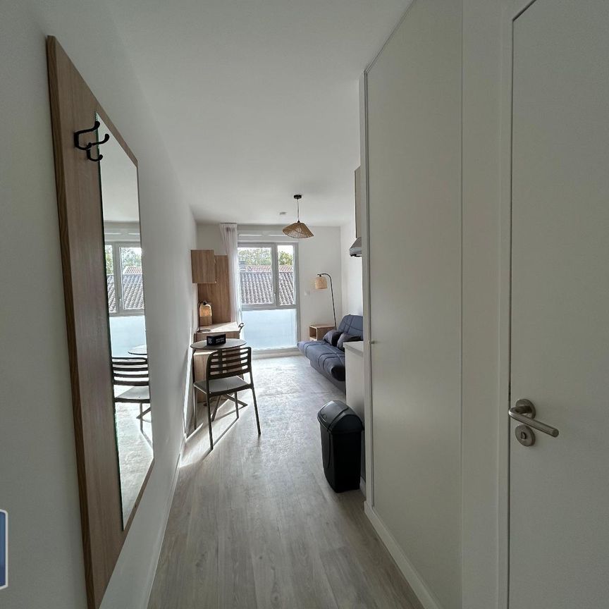 Location Appartement 1 pièce 18m² LA ROCHELLE 17000 - Photo 1