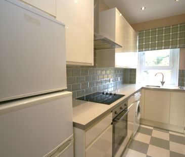 Torbreck Street, Bright 2 Bed Unfurnished Apartment, Craigton – Ava... - Photo 1