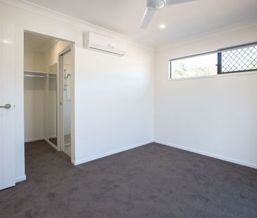 Modern Family Home Ready for the New Year - Photo 2