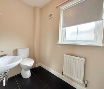 5 Lady Wallace Green, Lisburn, BT28 3NX - Photo 4