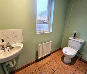 10 Marsden Gardens, - Photo 6