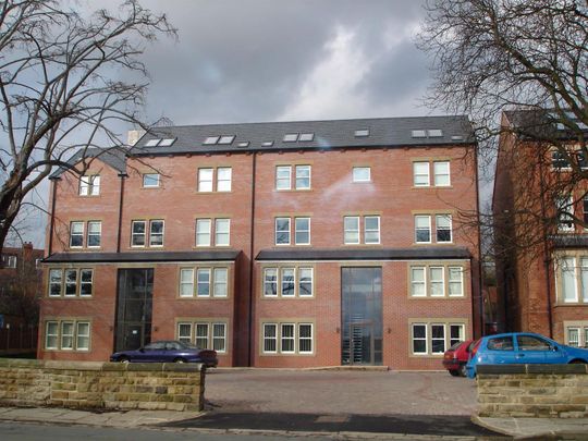 Flat 9, 10 Broomfield Crescent, Headingley, Leeds, LS6 3DD - Photo 1