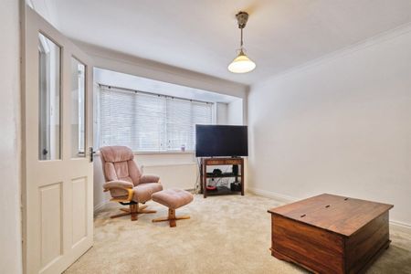 Goodwyn Avenue - Photo 5