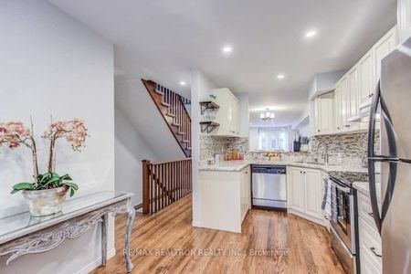 For Lease - 428 Bedford Park Avenue, Toronto, Ontario - Photo 3