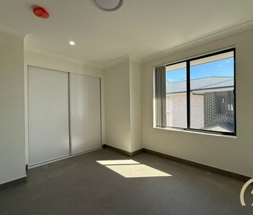 Modern 5 Bedroom Townhouse Designed for Accessibility - Photo 4