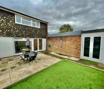 3 bedroom end of terrace house to rent - Photo 5