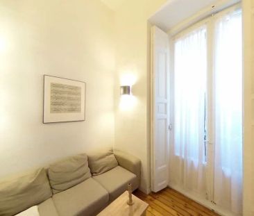 Piso de alquiler en Calle de Ventura de la Vega, Cortes - Huertas - Foto 2