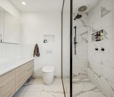 Comfortable Family Living in a Quiet Court Location - Photo 4