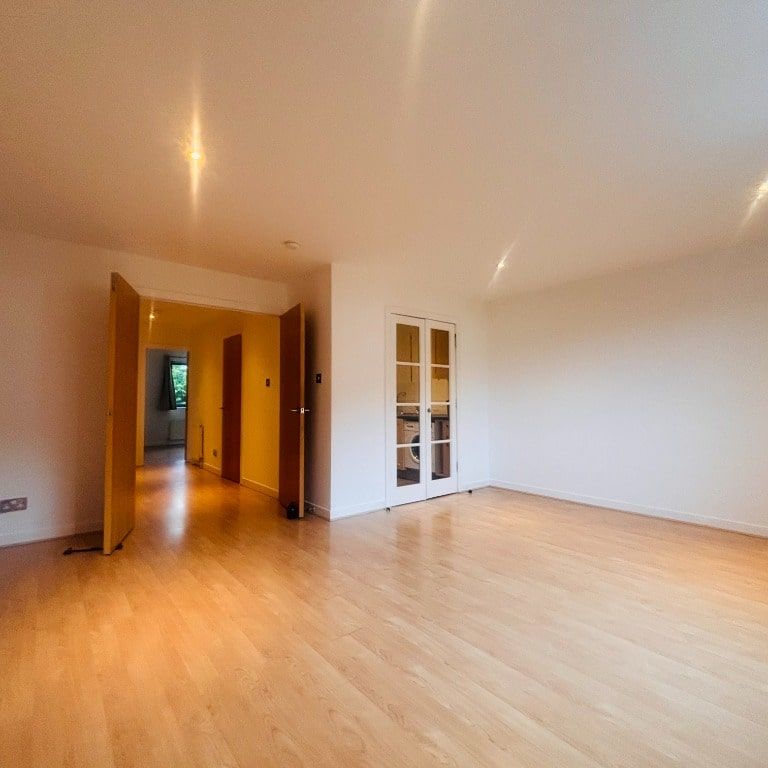 Bellwood Street, 2/2, Glasgow, Shawlands, G41 3ED - Photo 1