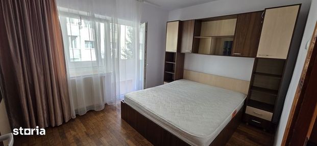 Inchiriez apartament 3 camere - Fotografie 1