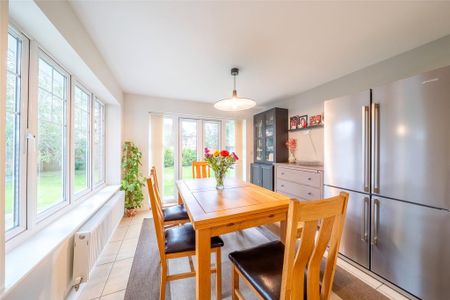 5 bedroom detached house to rent - Photo 3