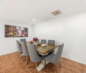 Spacious Family Home in Quiet Court Location - Photo 3