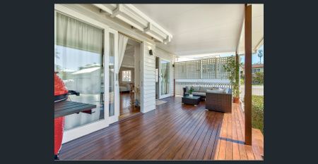 PRETTY AS A PICTURE & CLOSE TO SCHOOLS, SHOPS AND PARKS - Photo 2